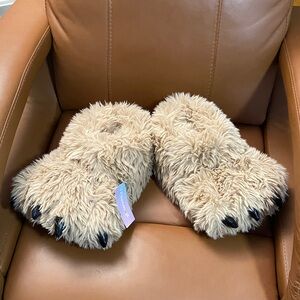 Fuzzy Bear Claw Slippers for Men & Women XL W(13-14) M (11-12) NWT